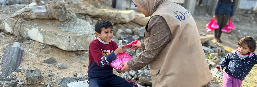 Mercy-USA providing aid during Ramadan